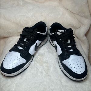 Nike Men’s Black and White Low-Top Dukes
